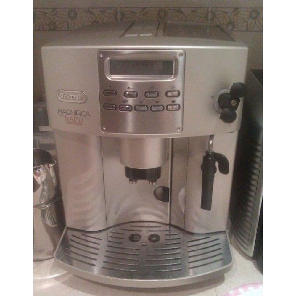 DeLonghi Kahve Makinesi Steamer Tutamagi görsel 3
