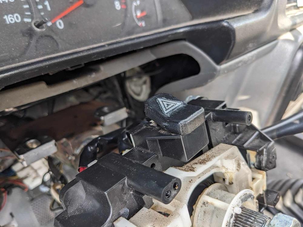 1998 Suzuki Jimny dörtlü ikaz düğmesi