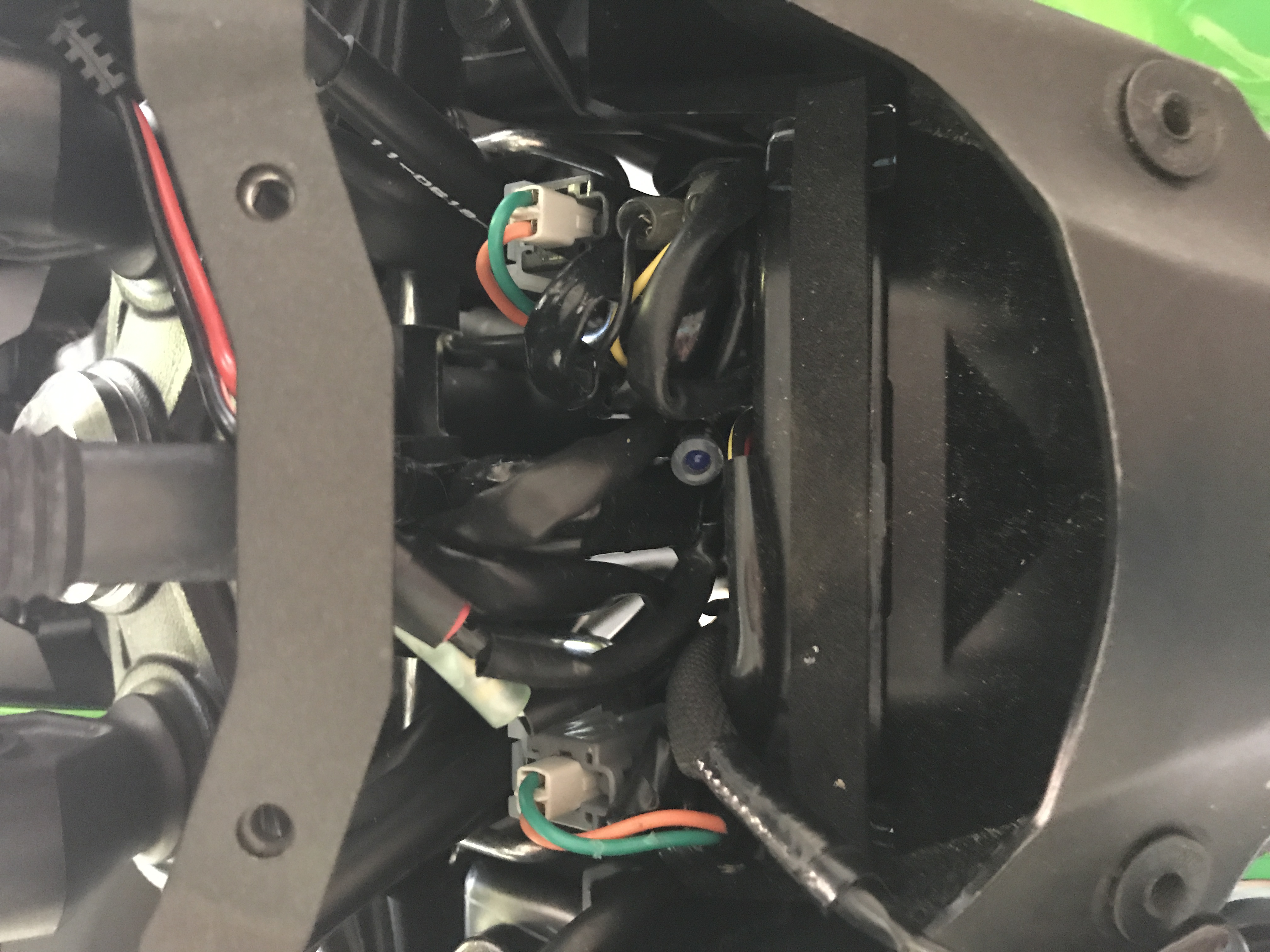 Kawasaki Z900 Korna Montaj Braketi (Ruzgarlik Arkasi) görsel 3