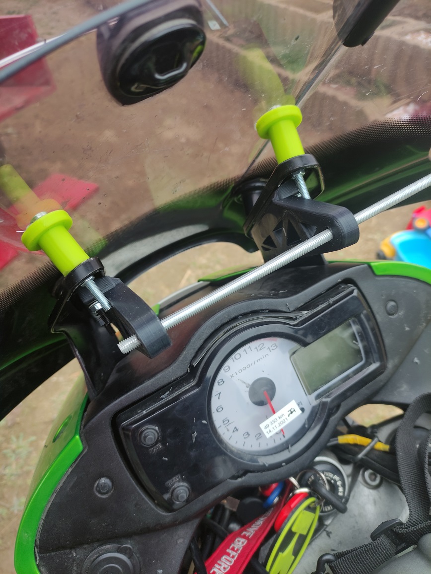 Kawasaki Versys (2009) GPS/Telefon Montaj Bari görsel 2