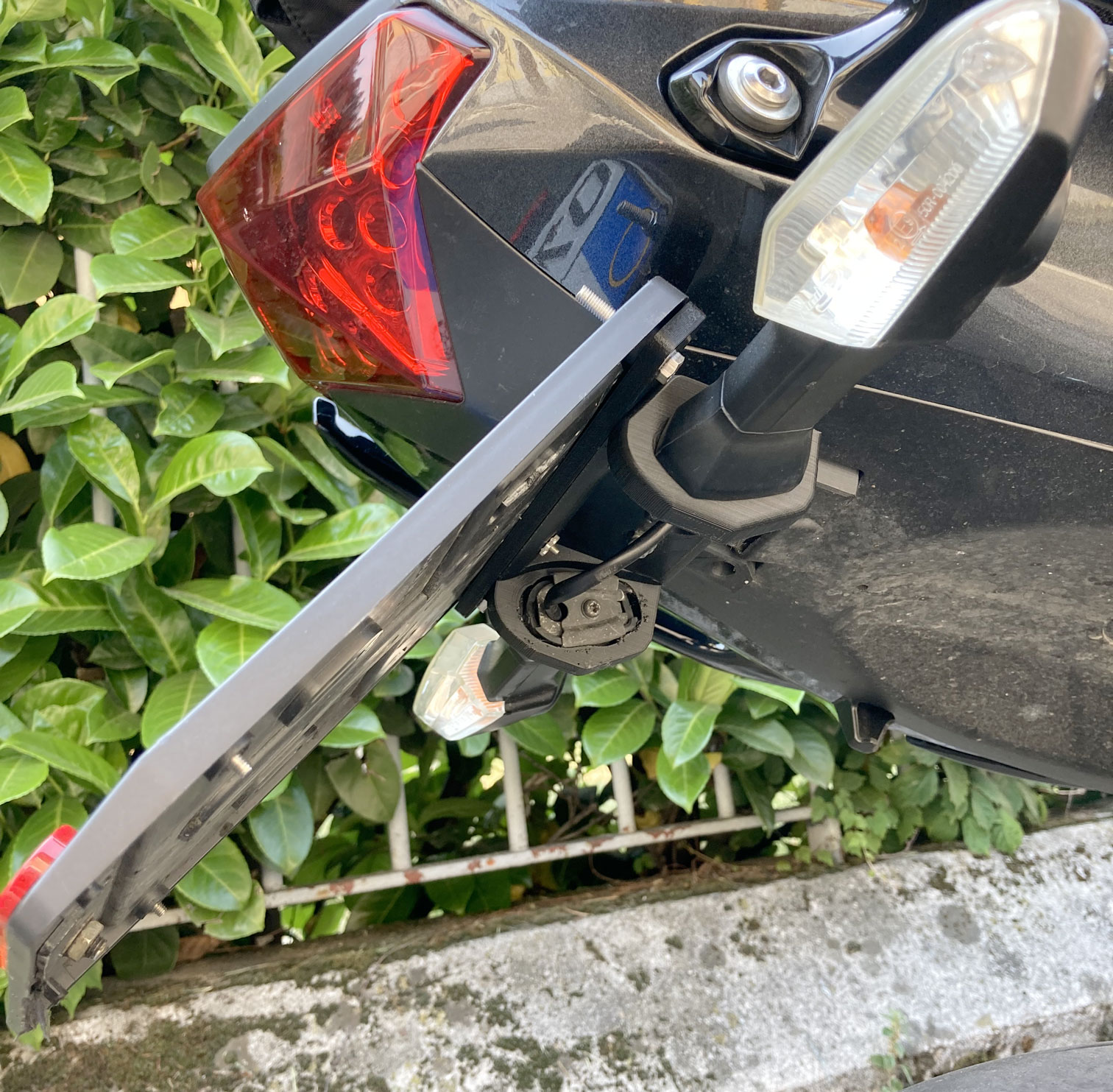 Kawasaki ER-6N Arka Camurluk Kisaltma Kiti görsel 2