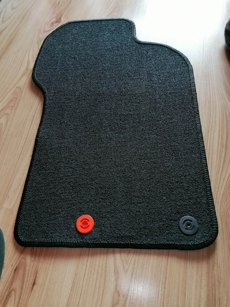 Alfa Romeo 147 ön halı klipsi görsel 2