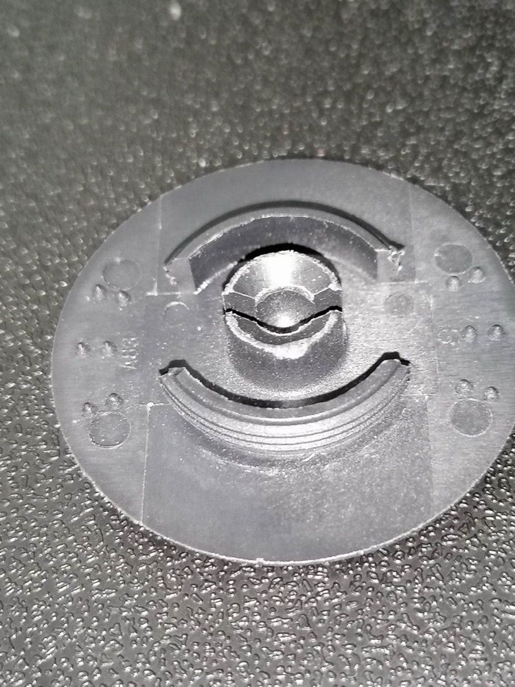 Alfa Romeo 147 ön halı klipsi görsel 4