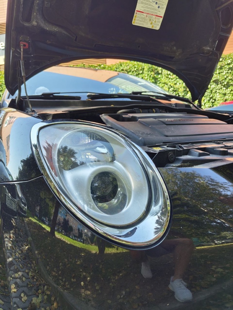 Alfa Romeo MiTo iç far kapağı