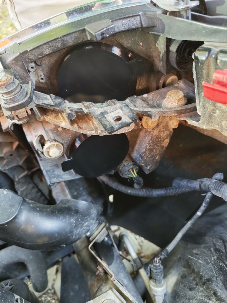 Alfa Romeo MiTo iç far kapağı görsel 2
