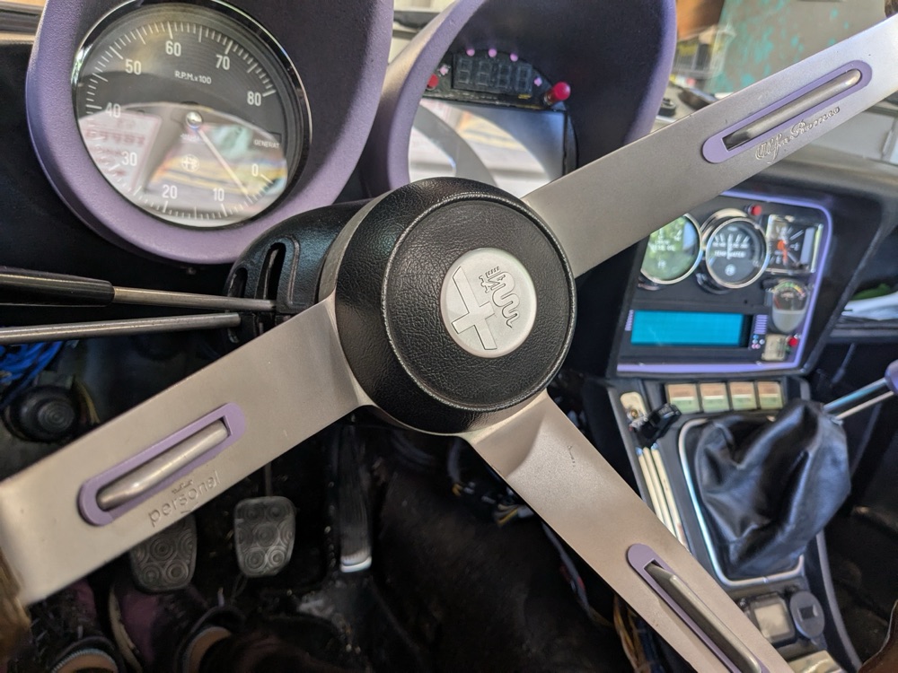 Alfa Romeo Spider Direksiyon Korna Çerçevesi