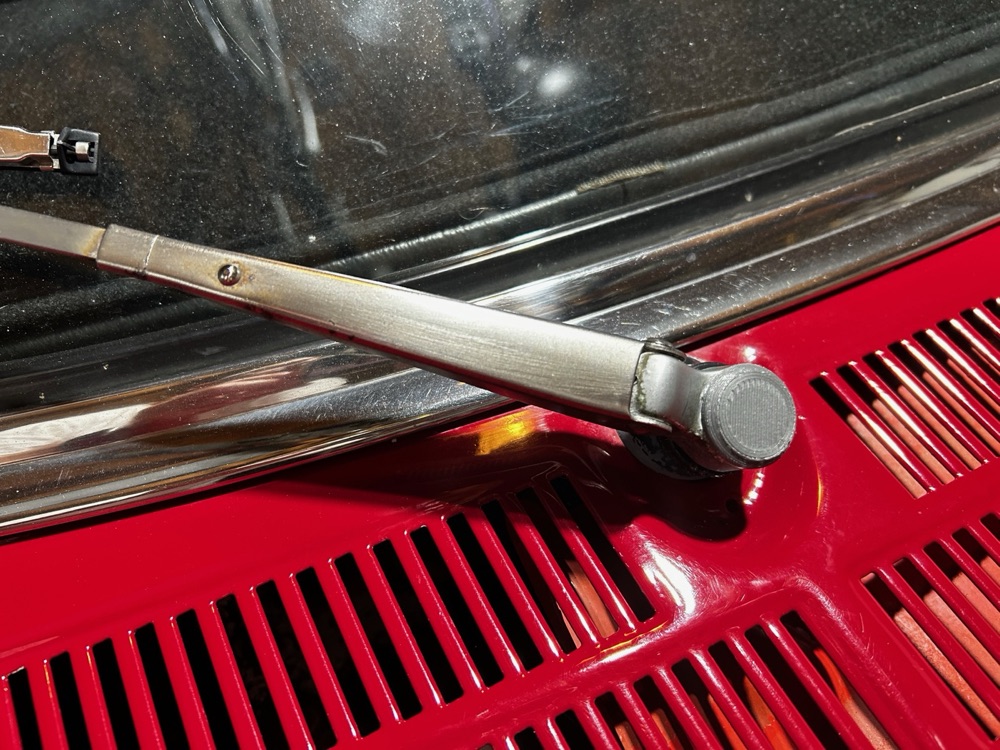 Alfa Romeo Spider silecek kapağı