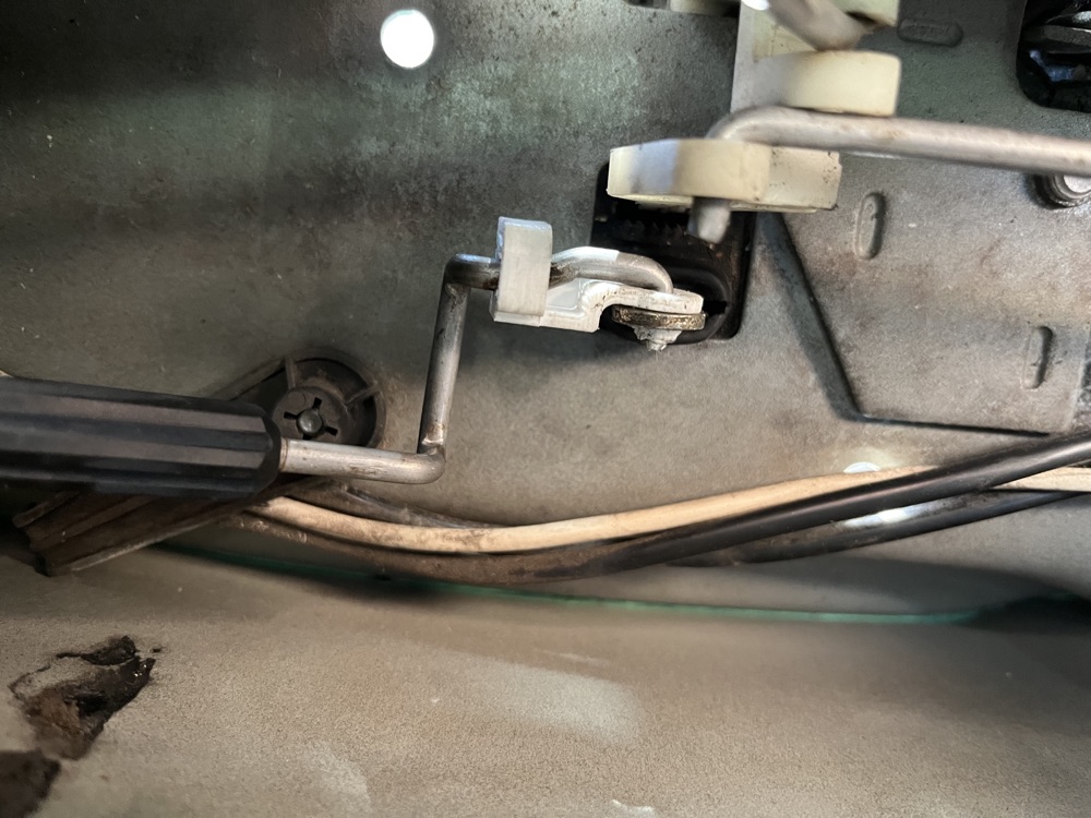 Audi 200 Kapı Mekanizması Bağlantı Klipsi — PN 443 839 821 görsel 2