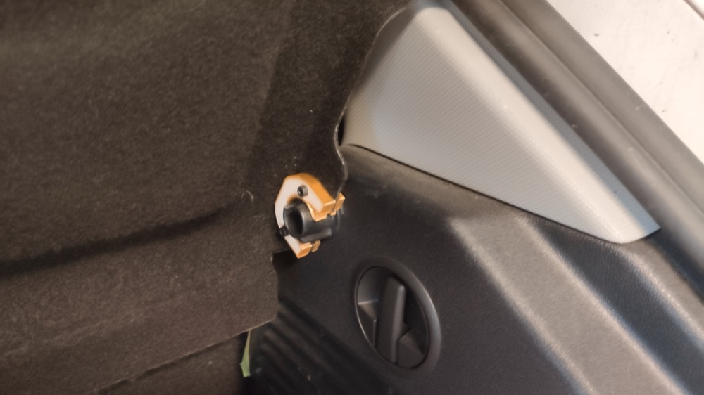 Audi A1 Bagaj Rafı / Perde Tutucu Parçaları