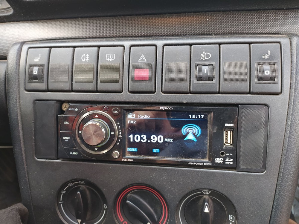 Audi A4 B5 Radyo (Teyp) Montaj Klipsi / Çerçeve Parçası