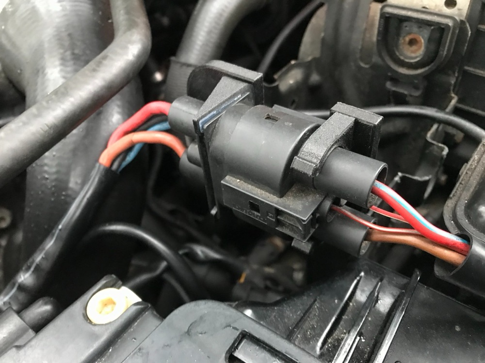 Audi A4 B6 Motor Bölmesi Konnektör Braketi (Bi-Xenon Dönüşümü)