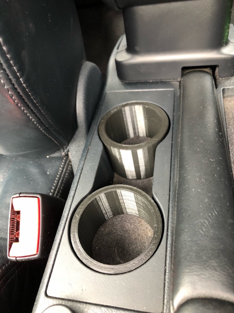 Audi A4/S4 B5 Bardaklık Redbull (250 ml Kutu) Tutucu Adaptörü görsel 2