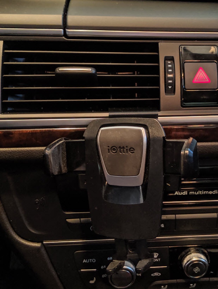 Audi A6 C7 (2015) Torpido Telefon Tutucu Klipsi (Bilyalı)