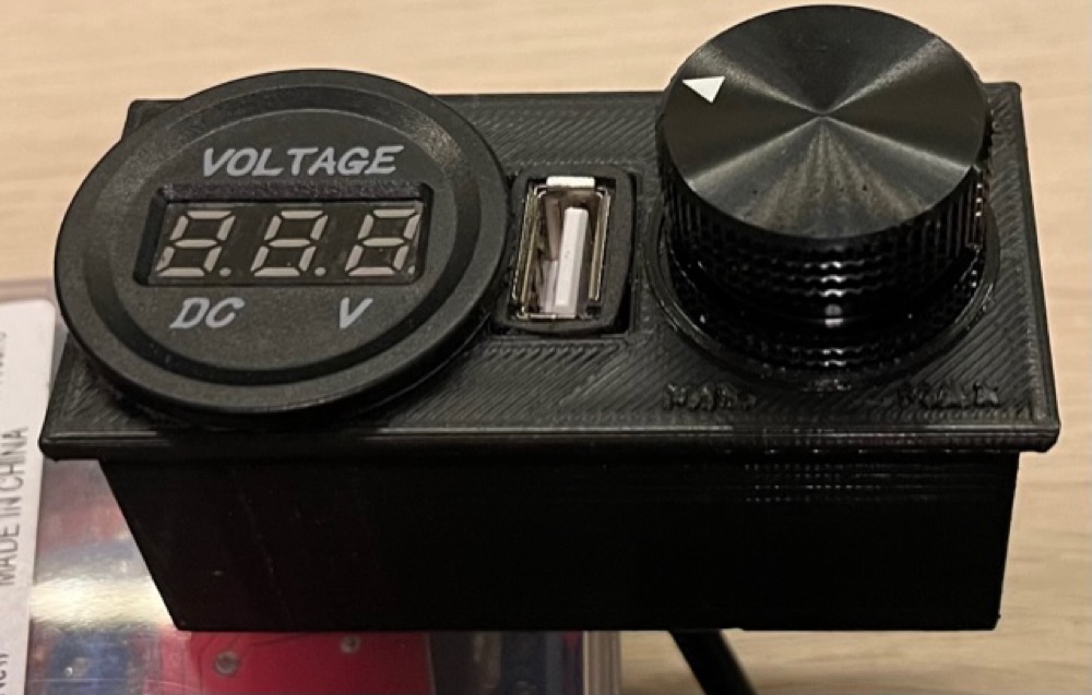 Audi TT (8N) Orta Konsol Voltmetre / USB / Bass Kontrol Yuvası