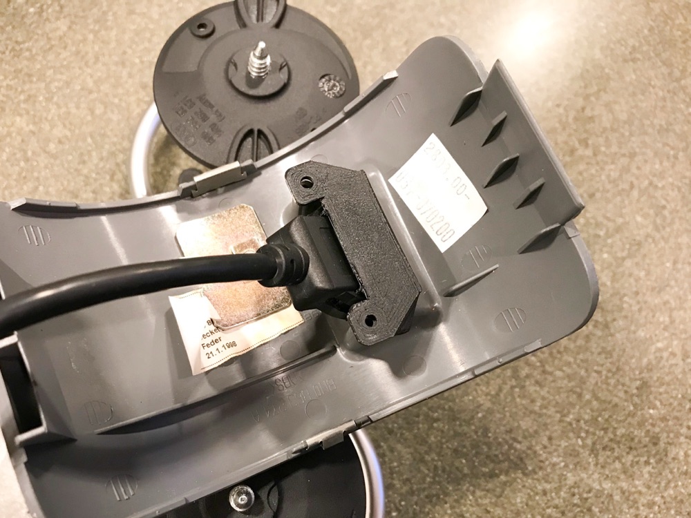 Audi TT MK1 (8N) Orta Konsol USB Port Braketi