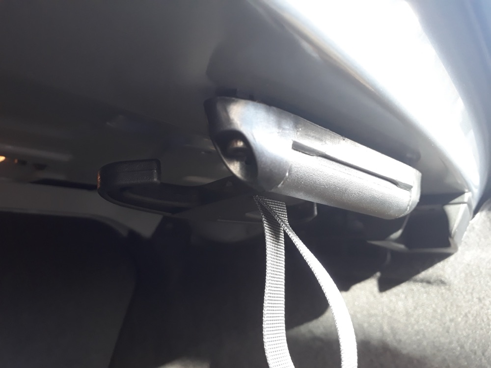 Audi / VW Plastik Somun Yuvası (Captive Nut, 811807577C) görsel 2