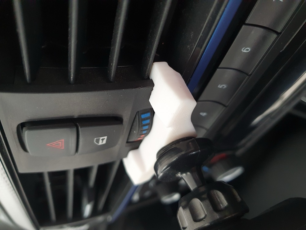 BMW 1 Serisi F20 Telefon Tutucu Aparatı görsel 2