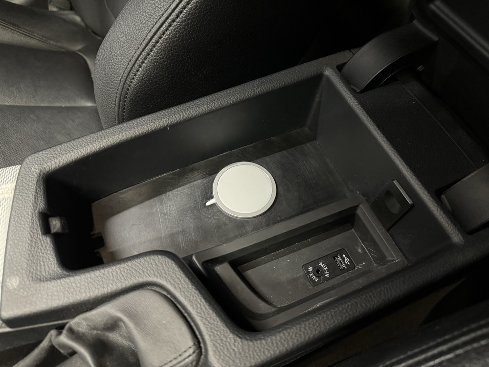 BMW 3 Serisi MagSafe Uyumlu Orta Konsol Düzenleyici