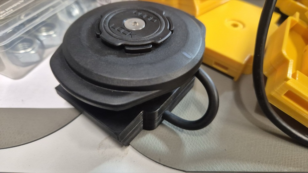 BMW Cradle Uyumlu QuadLock Telefon Tutucu Adaptörü görsel 2