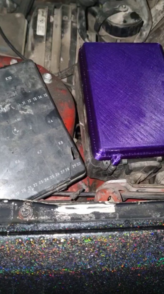 BMW E30 Sigorta Kutusu Kapağı