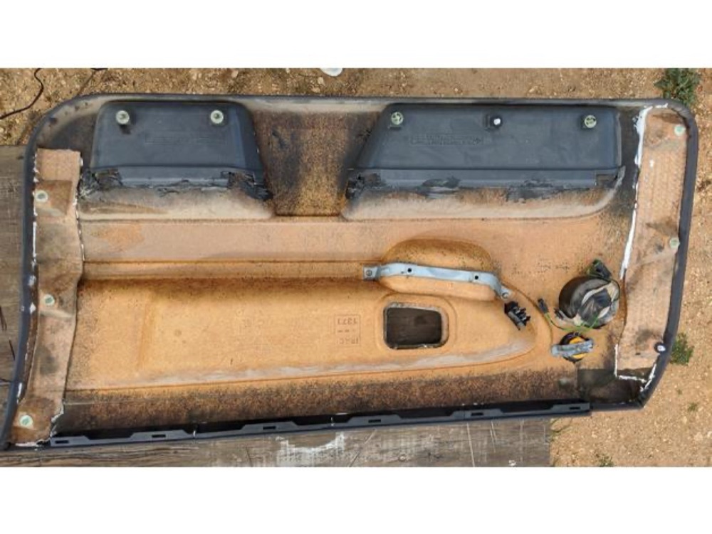 BMW E36 Coupe Kapı Döşemesi Tamir Kiti görsel 3