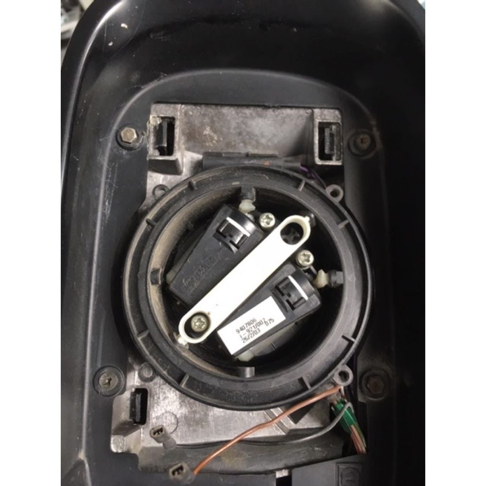 BMW E39 Ayna Kapağı Mandalı görsel 3