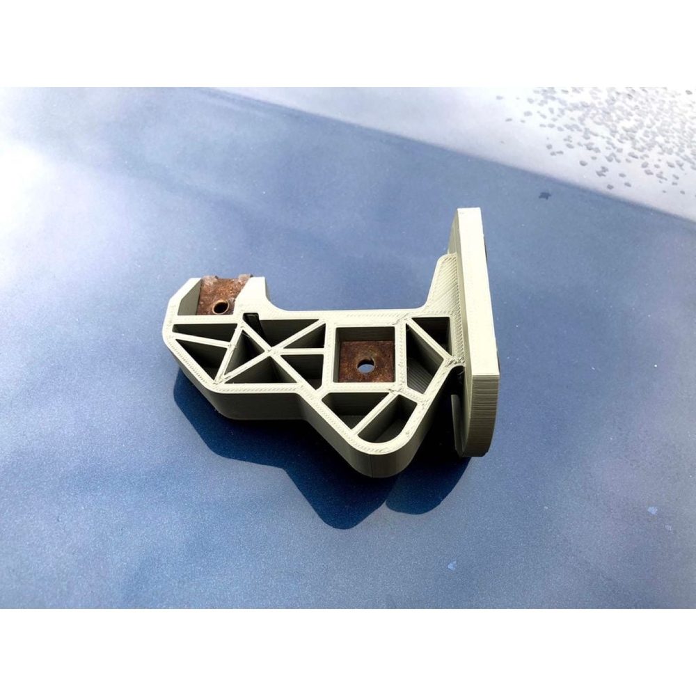 BMW E39 Tampon Braketi görsel 2