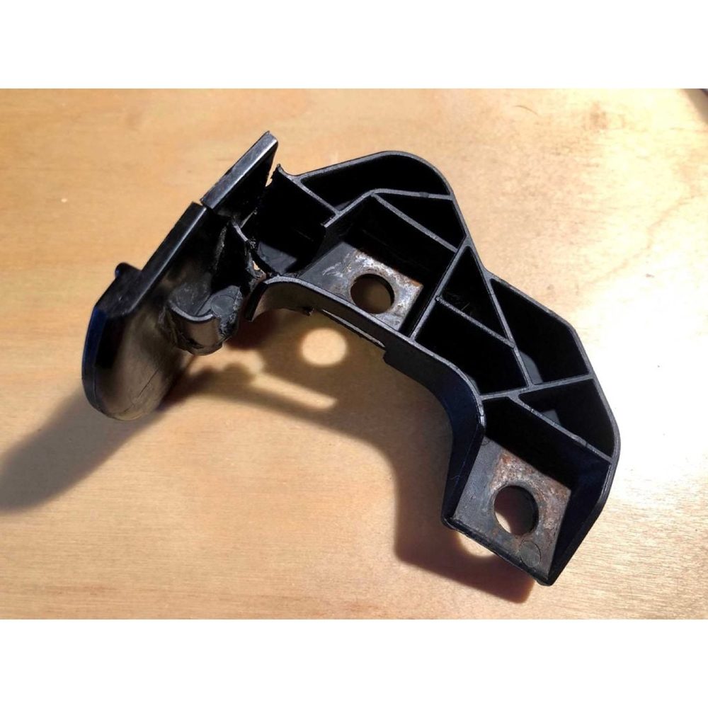 BMW E39 Tampon Braketi görsel 3