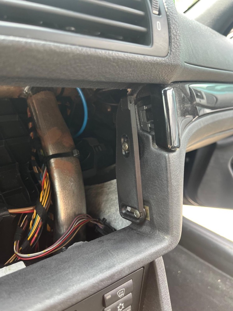 BMW E39 Xtrons PX7439BL Radyo Montaj Braketleri görsel 2