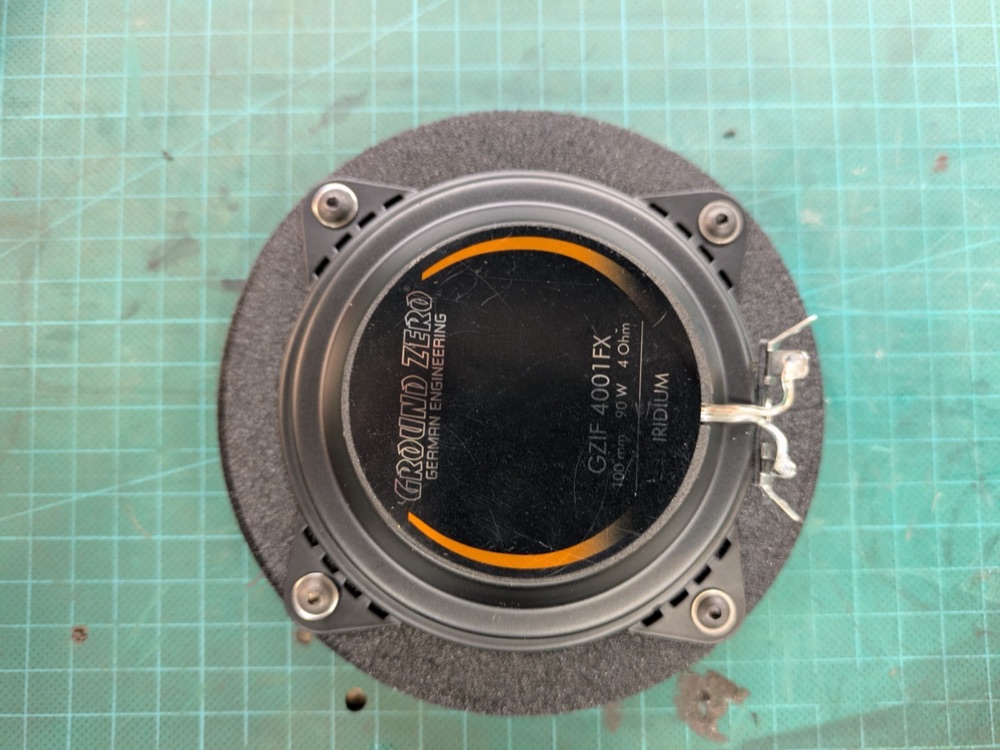BMW E46 Arka Yan Panel 4" Hoparlör Adaptörü görsel 3