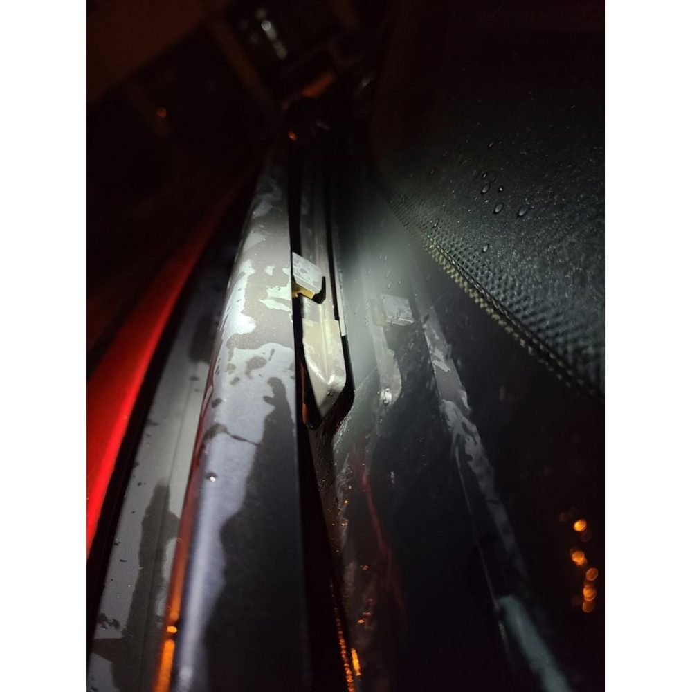 BMW E46 Silecek Sabitleme Klipsi görsel 2