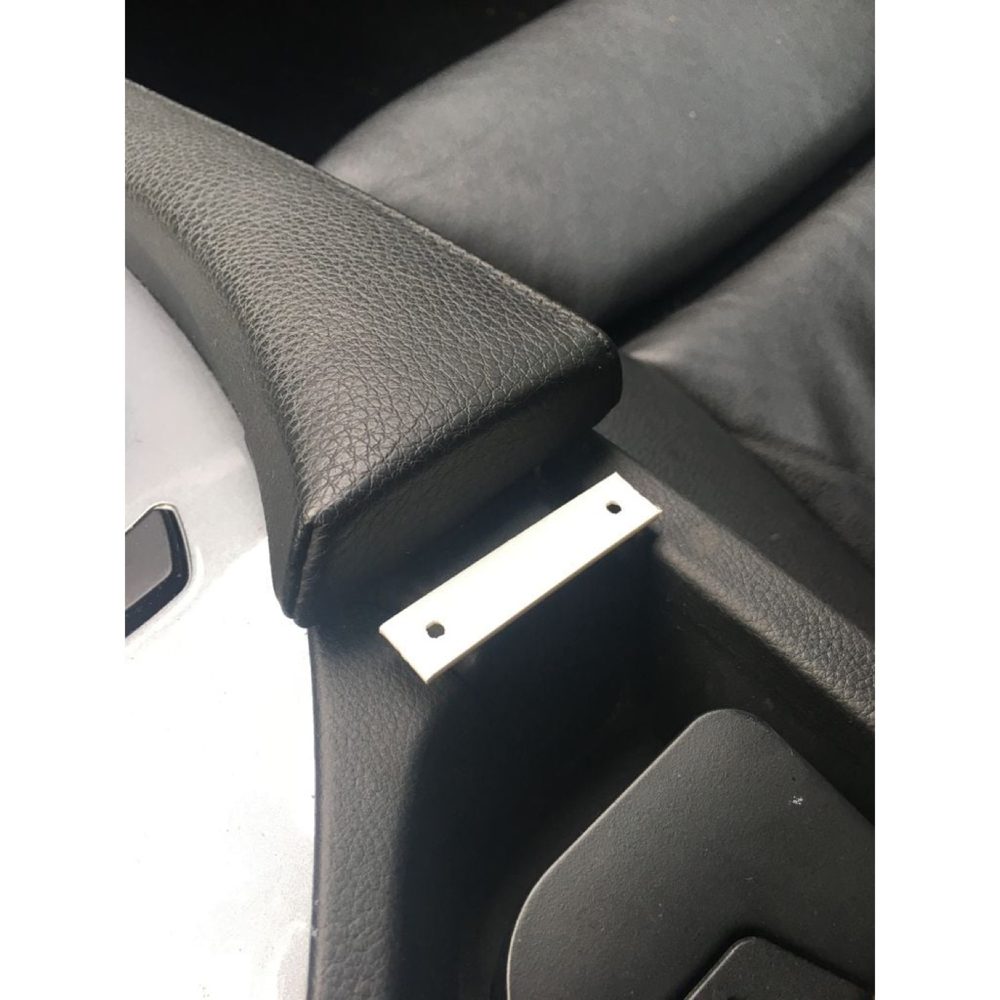 BMW E60/E61 Orta Konsol Mandal Onarımı görsel 2
