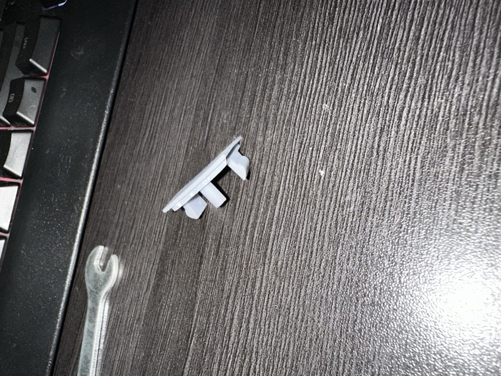 BMW E65 Kapı Paneli Vida Kapağı görsel 2