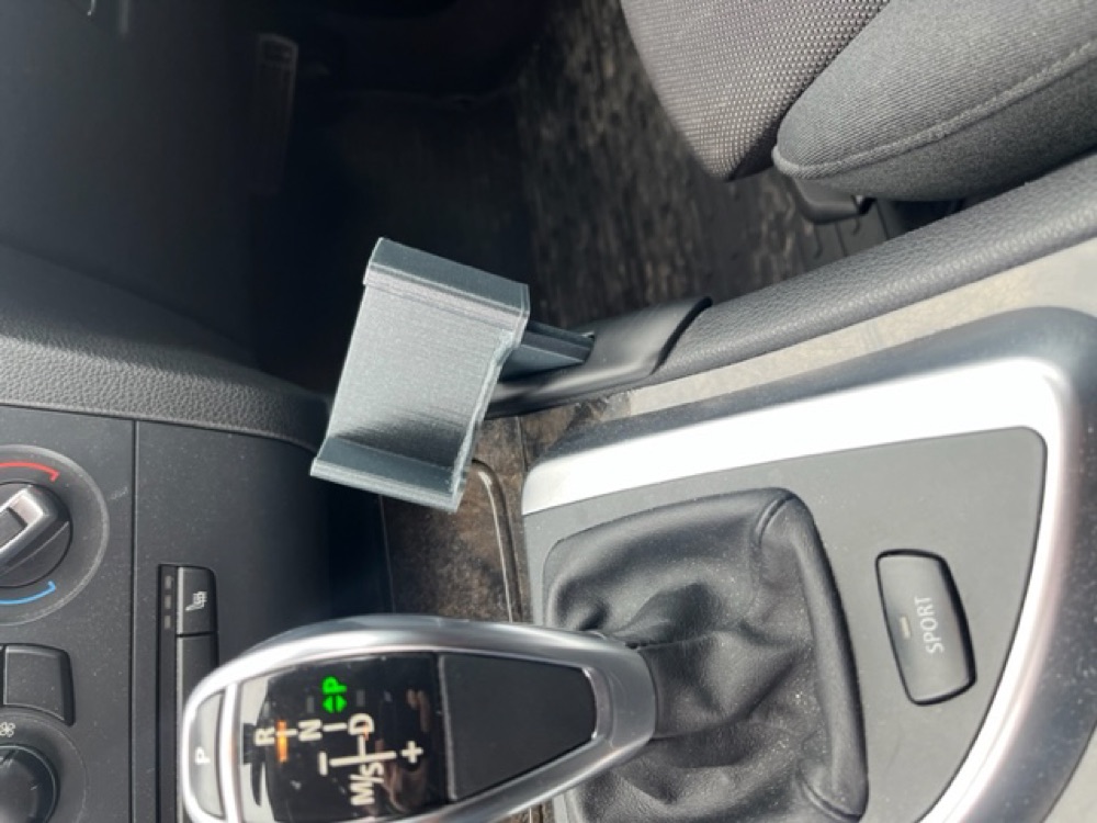 BMW E82 (1 Serisi) Telefon Tutucu (Bardaklık Yerine)