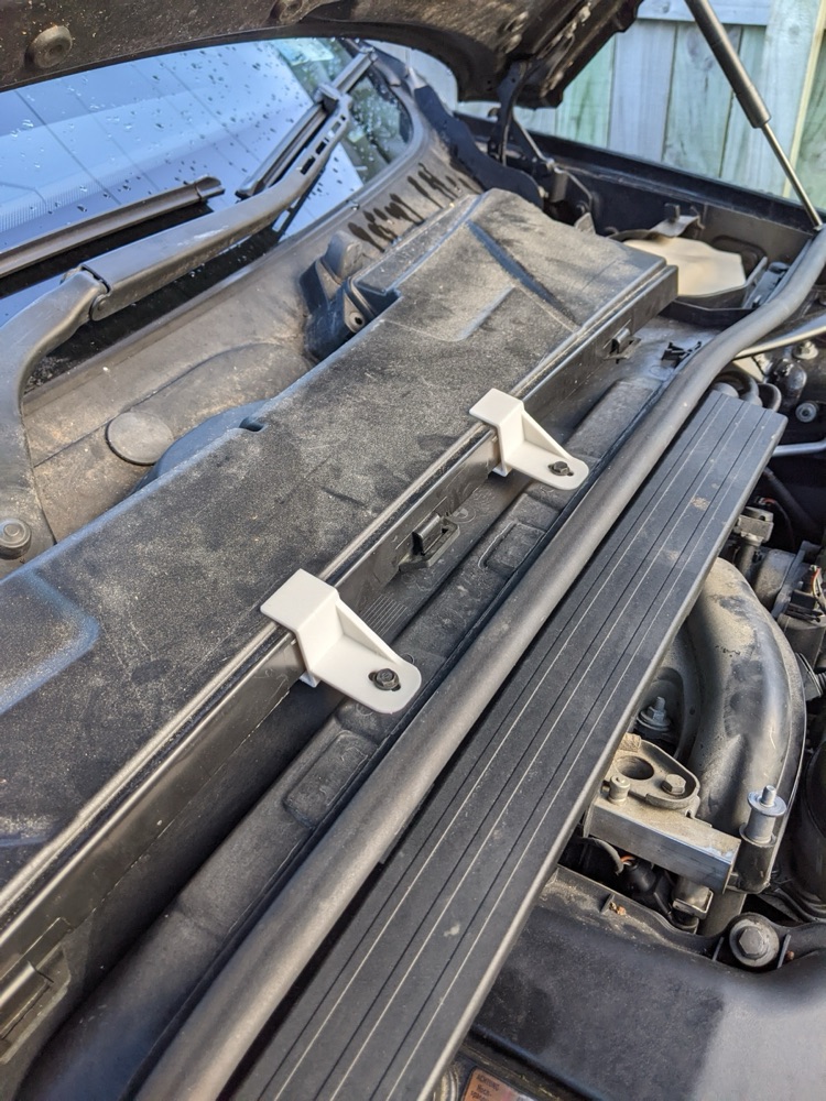 BMW E90 Polen Filtresi Ön Montaj Braketi