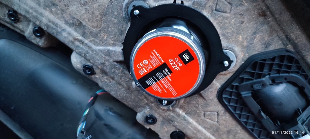 BMW E9X Hoparlör Adaptörü (4 inç / 3 Vidalı)