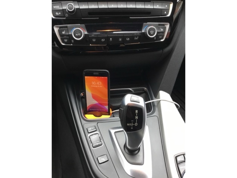 BMW F30 F20 Uyumlu Bardaklık İçi iPhone Telefon Standı görsel 4