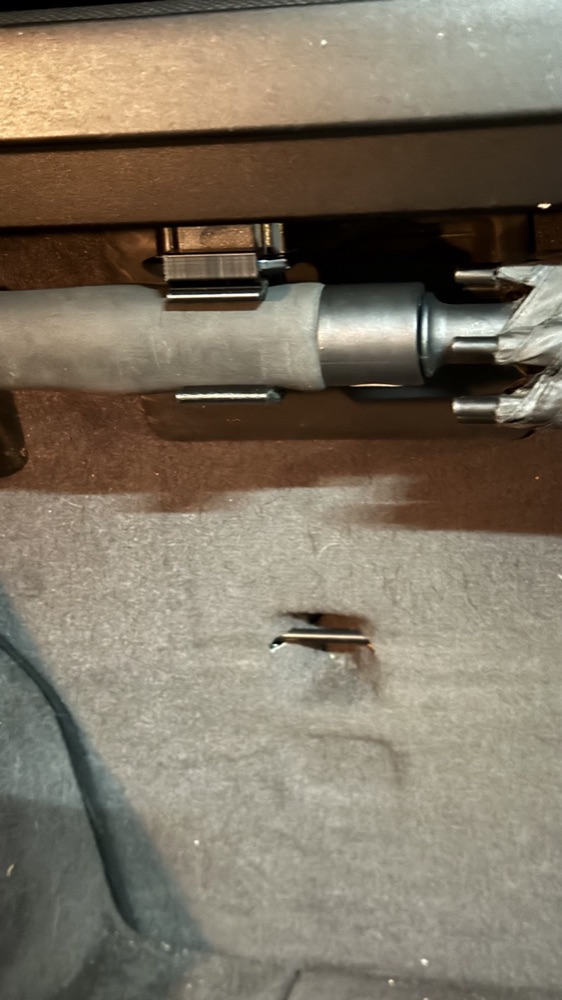 BMW F31 Bagaj Şemsiye Askı Aparatı görsel 2