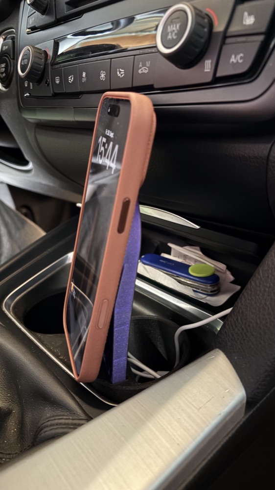 BMW F31 Magsafe Uyumlu Bardaklık Telefon Tutucu görsel 3