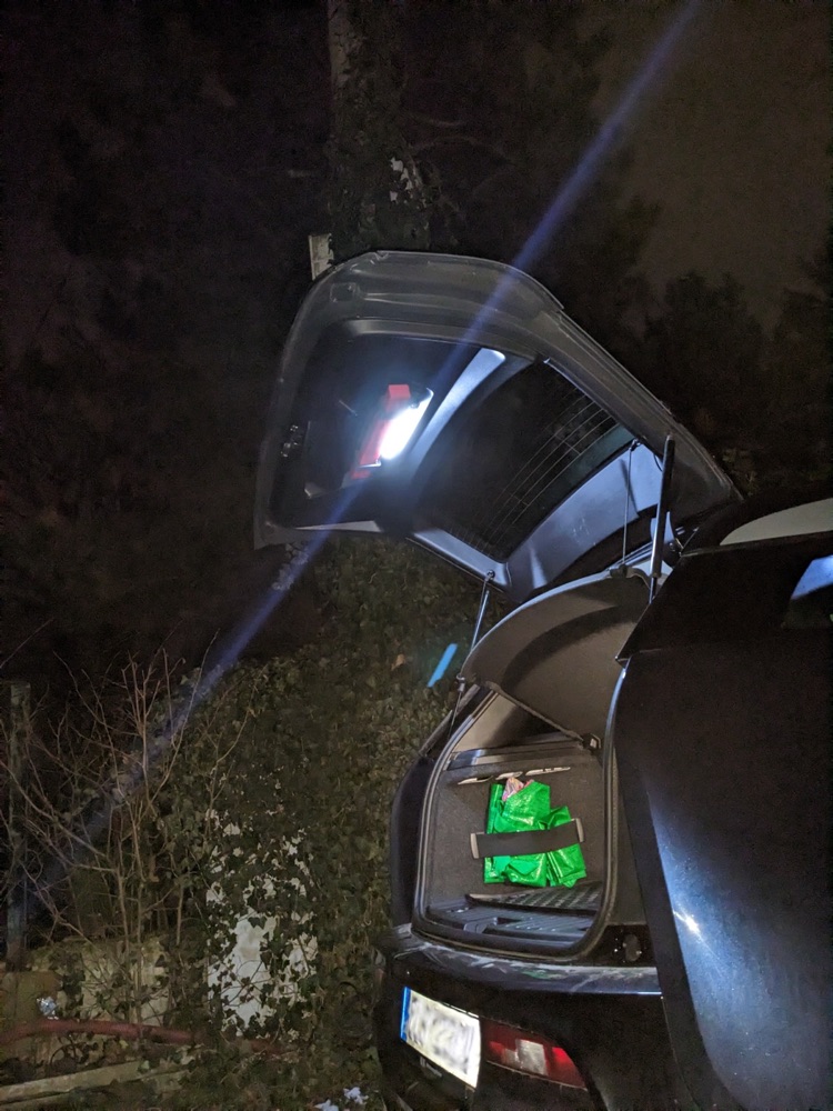 BMW i3 Reflektör Üçgeni ve LED Lamba Tutucu Aparat görsel 3