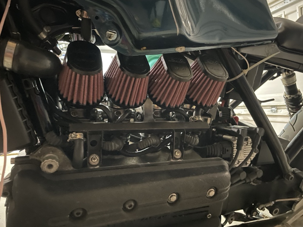BMW K1200 Gaz Kelebeği Açık Hava Filtresi Adaptörü görsel 2