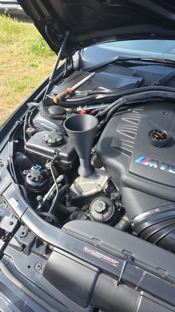 BMW Motor Yağı Dolum Hunisi