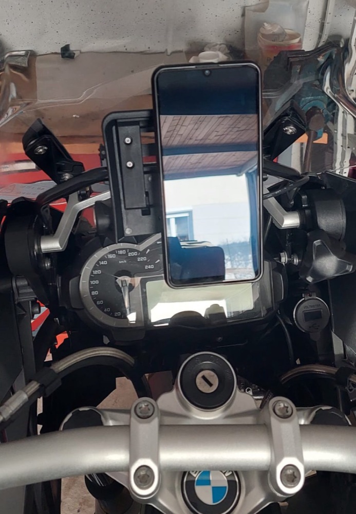 BMW Motorrad Navigator V - SP Connect Telefon Adaptörü görsel 2