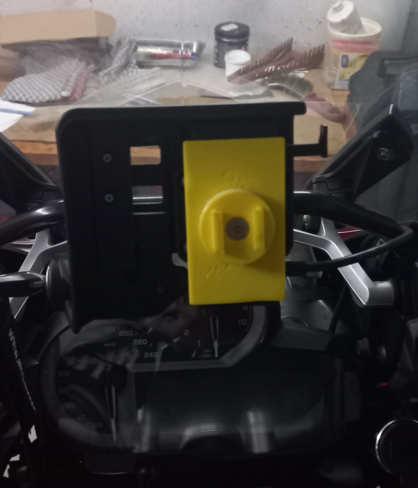 BMW Motorrad Navigator V - SP Connect Telefon Adaptörü görsel 3