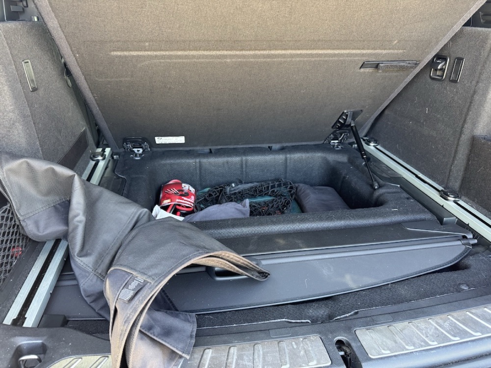 BMW X3 / X4 Bagaj Amortisör Braketi (G01, G02, F97, F98)