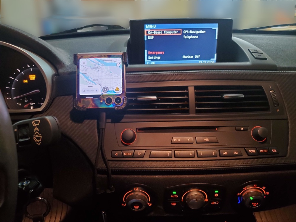 BMW Z4 (E85/E86) Uyumlu Samsung Galaxy Z Flip 5/6 Telefon Tutucu görsel 3