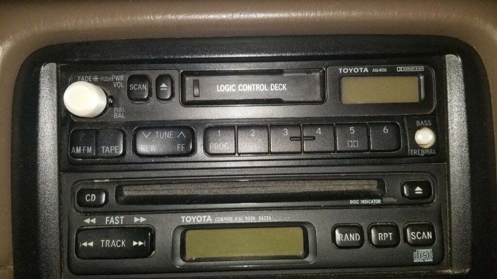 Toyota Camry (1995) Radyo Düğmeleri Seti
