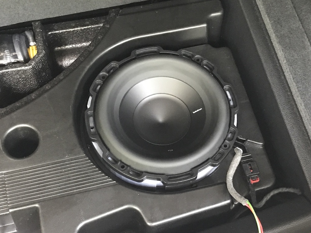 Audi Q7 BOSE Subwoofer Ara Parçası görsel 3