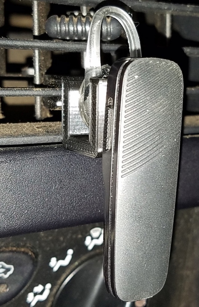 Toyota Tacoma Bluetooth Kulaklık Menfez Tutucu