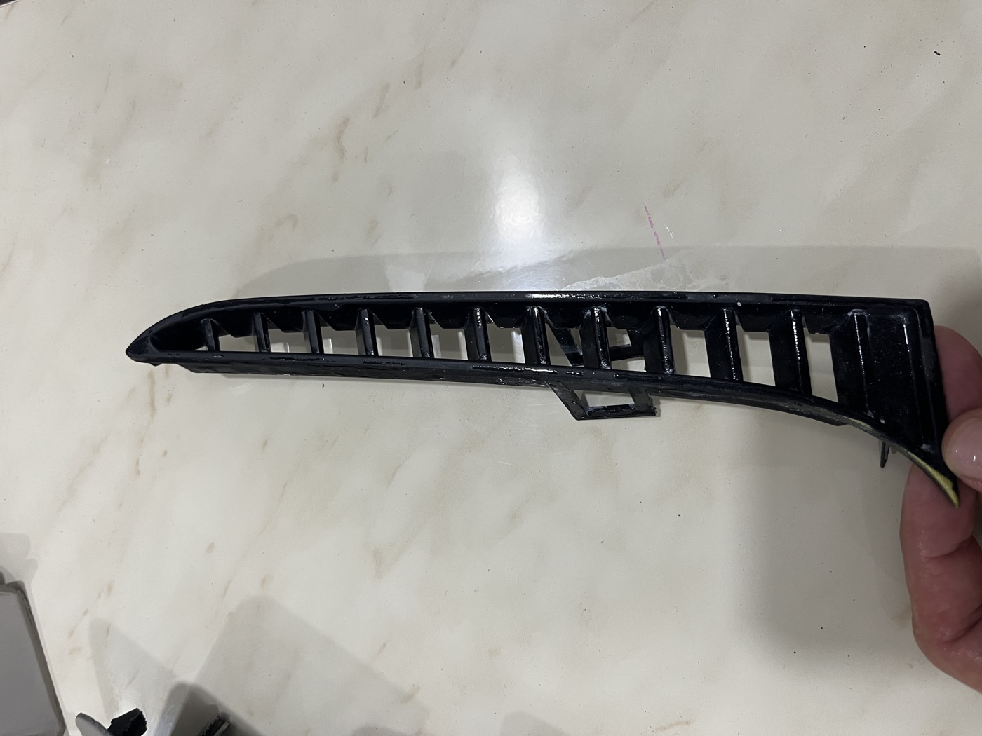 BMW M4 Arka Tampon Izgarası görsel 4